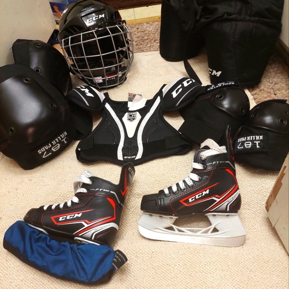 Little king's hockey protective gear
